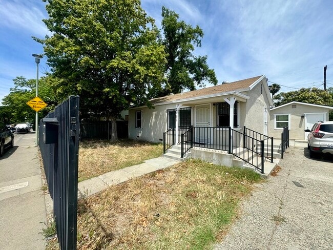 Building Photo - 2bedroom 1 bath home in Sacramento