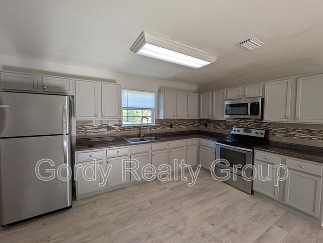 Photo - 5579 Willis Rd