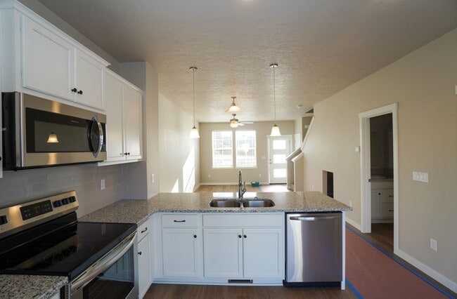 Photo - 5928 S Jessenia Ln