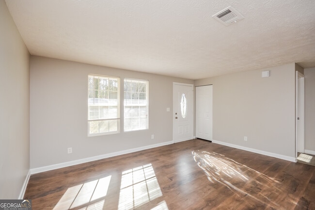 Photo - 5176 Martins Crossing Rd