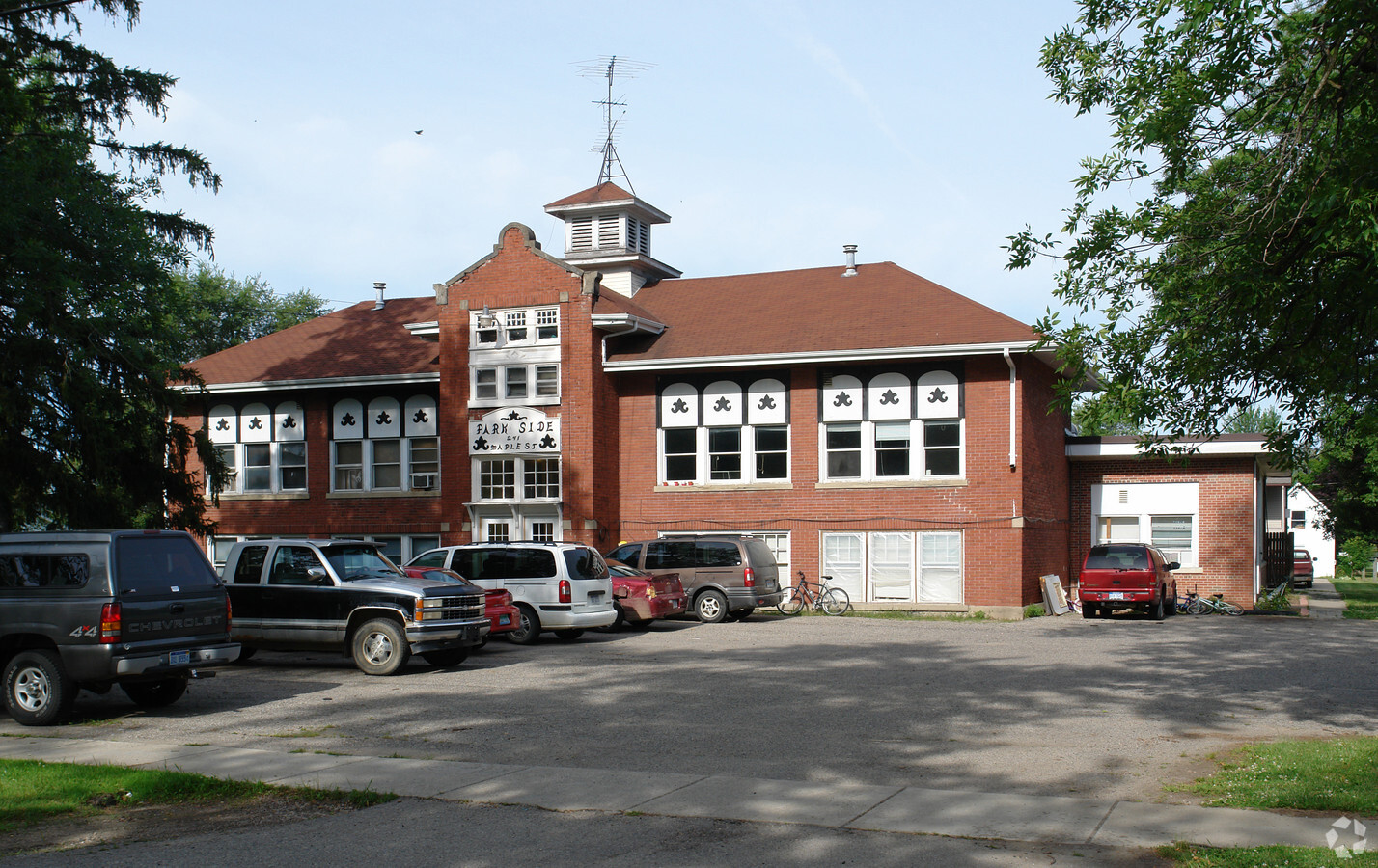 Parkside Apartments - Parkside Apartments