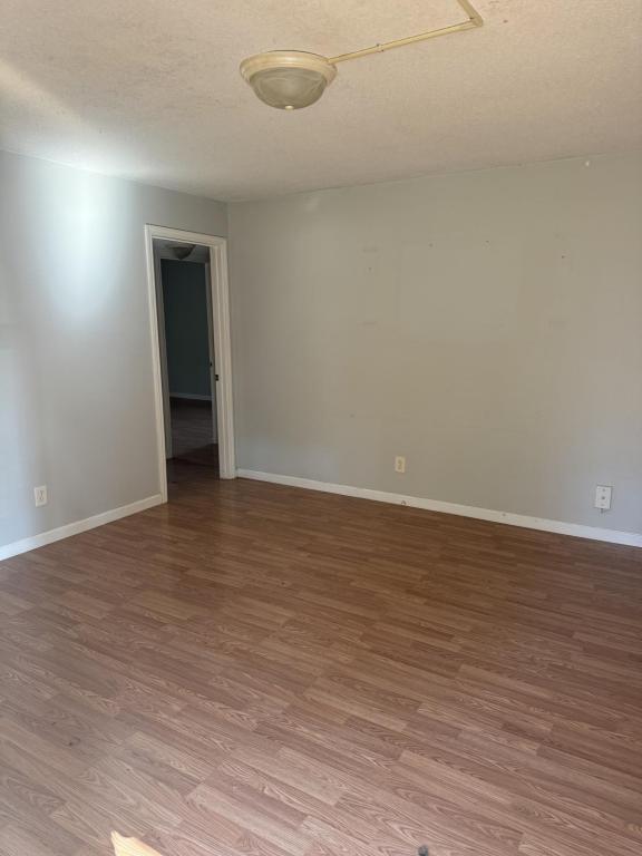 Photo - 2030 Ridgeview Dr NW