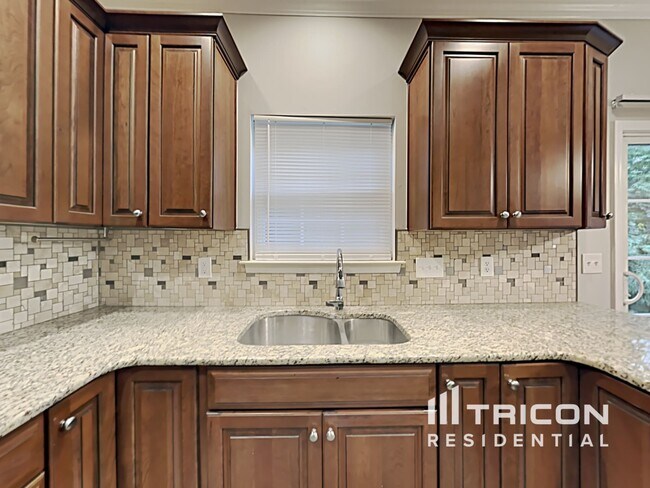 Photo - 2481 Acadia Ct