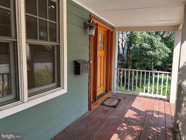 Photo - 1912 N Nelson St