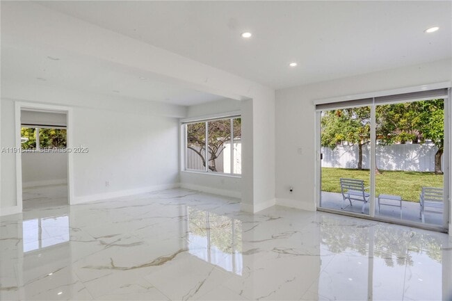 Photo - 3305 SW 2nd St