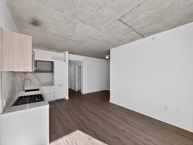 Photo - 167 N Desplaines St Unit 1306