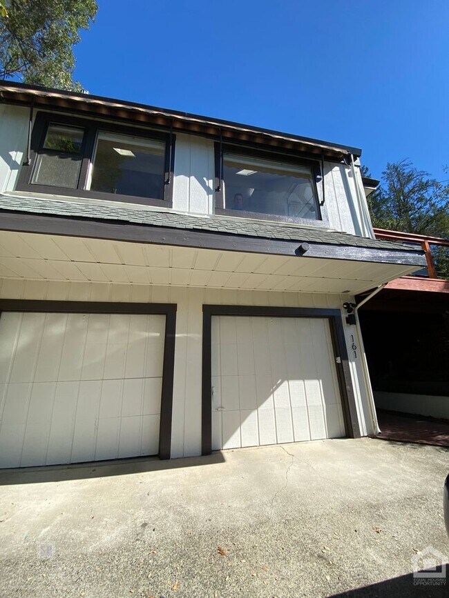 Photo - City Meets Serenity – Hillside 3bd/2ba Hou...