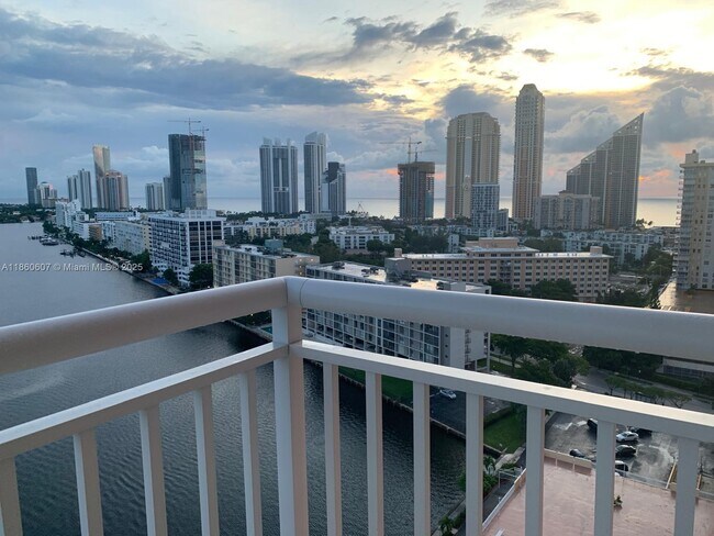 Photo - 251 174th St Unidad 1904