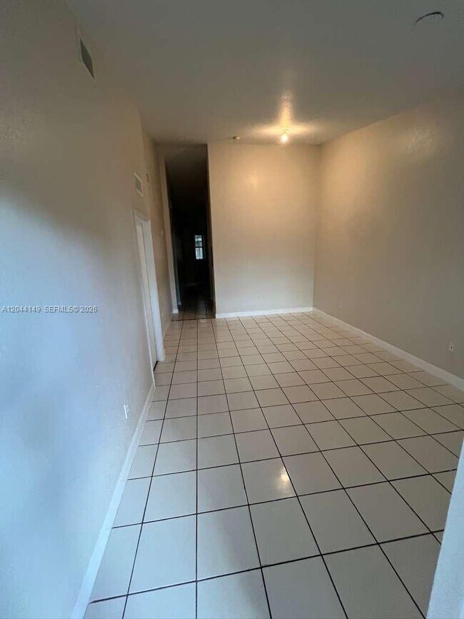 Photo - 1661 SE 28th St Unit 202