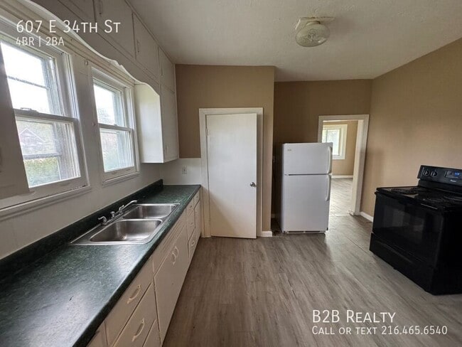 Photo - 607 E 34th St