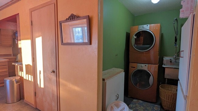 Photo - 1045 Dawn Dr