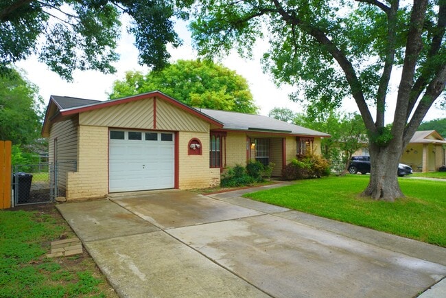 Photo - 221 Judith Ann Dr