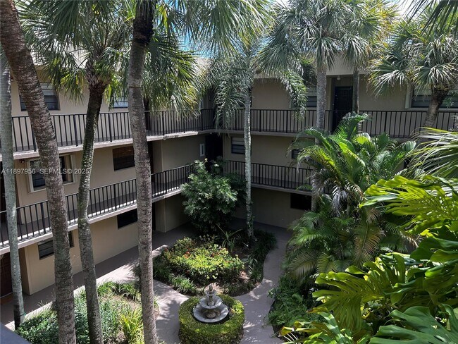 Photo - 10855 SW 112th Ave Unit 311