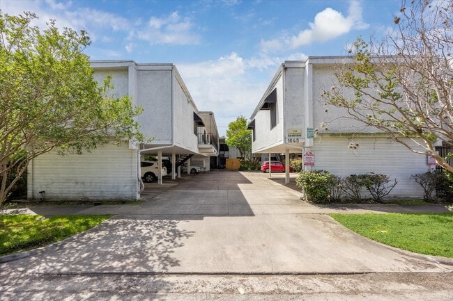 Building Photo - 1645 W Main St Unit 11