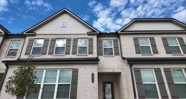 Building Photo - 136 Market St