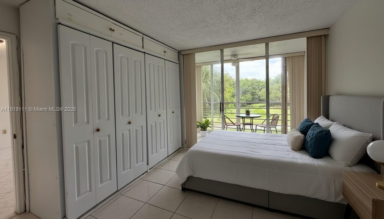 Photo - 9430 Tangerine Pl Unidad 305