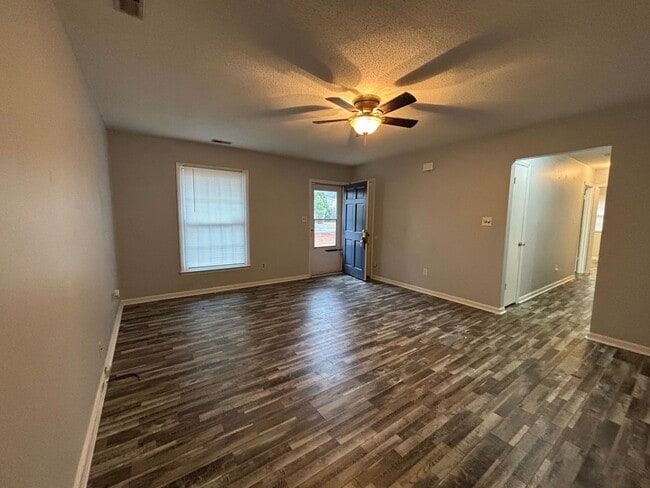 Photo - 102 Hillside Ct