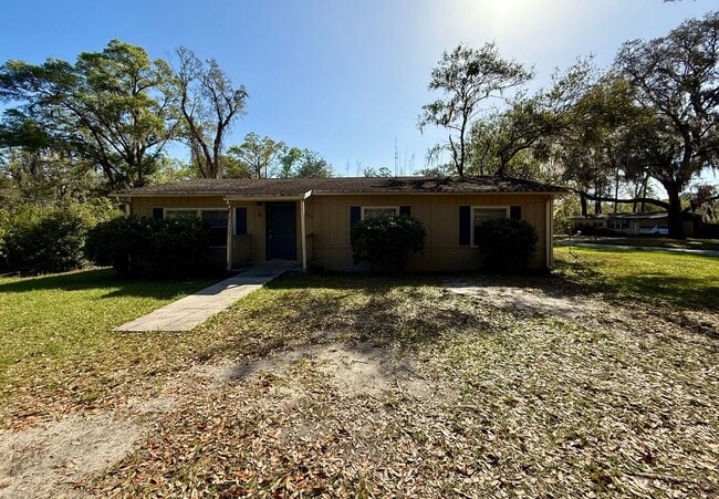 Building Photo - Spacious 3-Bed, 2-Bath Home with Private Yard in NW Gainesville