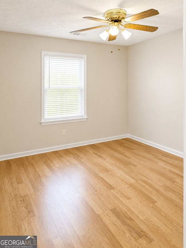Photo - 341 Freeport Dr