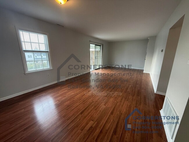 Photo - 6503 Carefree Ln Unit Apt 19