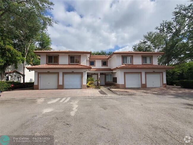 Building Photo - 11527 Royal Palm Blvd Rental