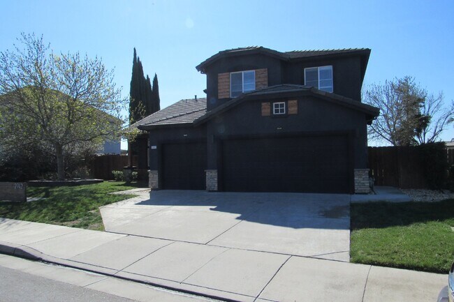 Photo - Stunning 4 Bed, 3 Full Bath Home in Perfec...
