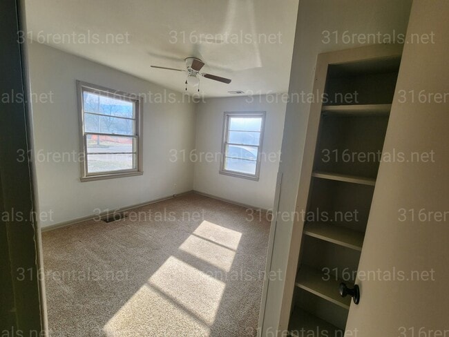 Photo - $1195 - 3 bedroom / 1 bathroom - Single Family Home