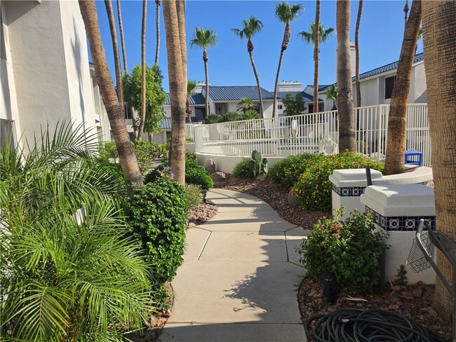 Photo - 1800 Club House Dr Unit 25