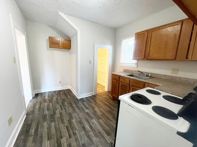 Photo - 337 5th Ave W