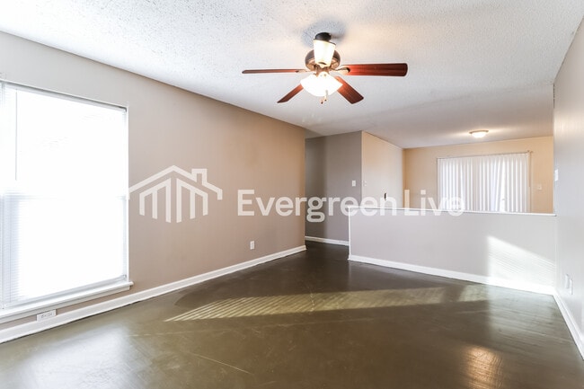 Photo - 5024 Lynn Ln