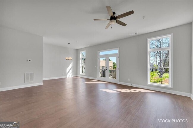 Photo - 1048 Homestead Way St