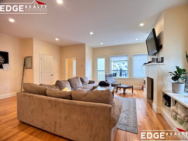 Photo - 122 Tremont St