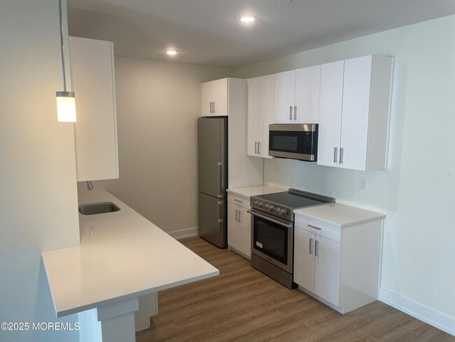 Photo - 521 Lake Ave Unit 408