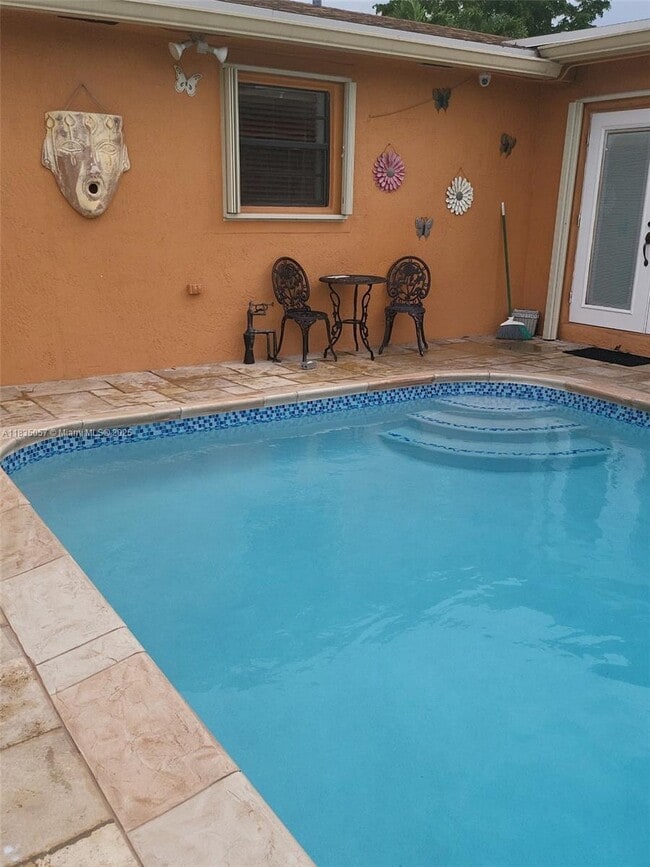 Photo - 3300 Garnet Rd
