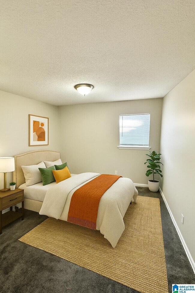 Photo - 678 Cummins Ave