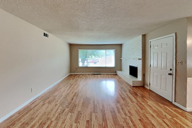 Photo - 10251029wo Unit 1025wo