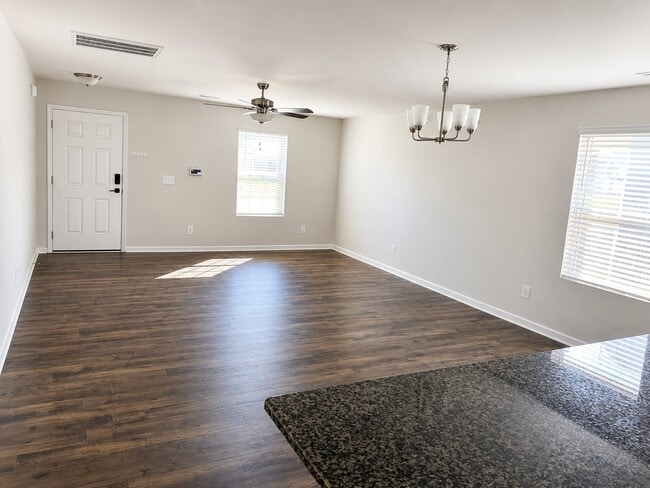 144 Hornet Dr