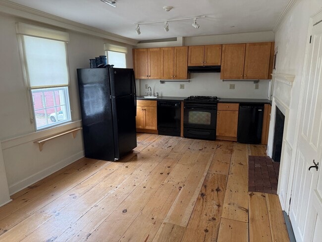 Photo - 72-74 Jefferson St