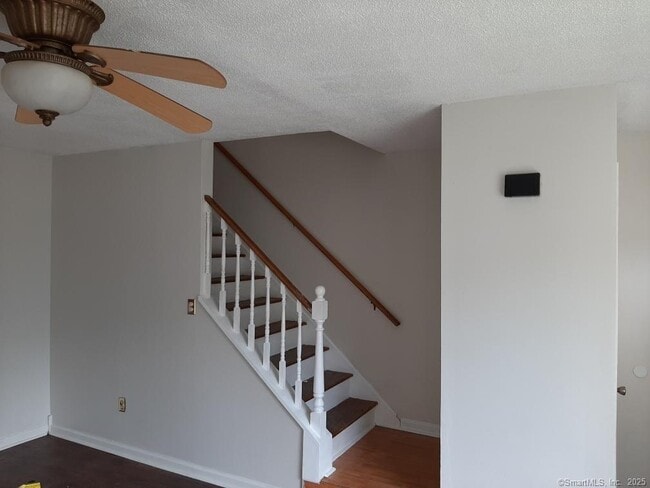 Photo - 107 Robin St