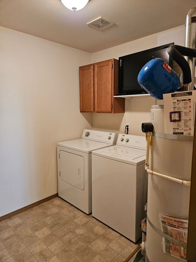 3213 Oaks Avenue Unit D Apartment For Rent in Everett, WA