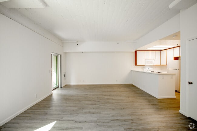 Photo - Metropolitan Court Apartments