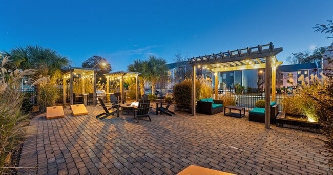 Twilight-Fire-Pit-01-Wilmington-Commons-Wilmington