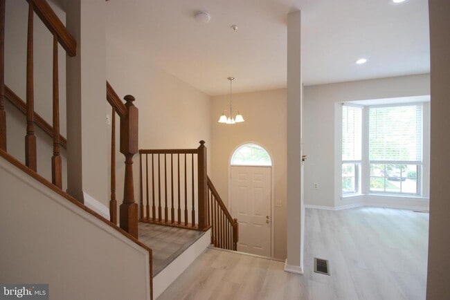 Building Photo - 7782 Blueberry Hill Ln