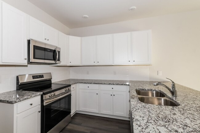 Photo - 313 Parkington Ln
