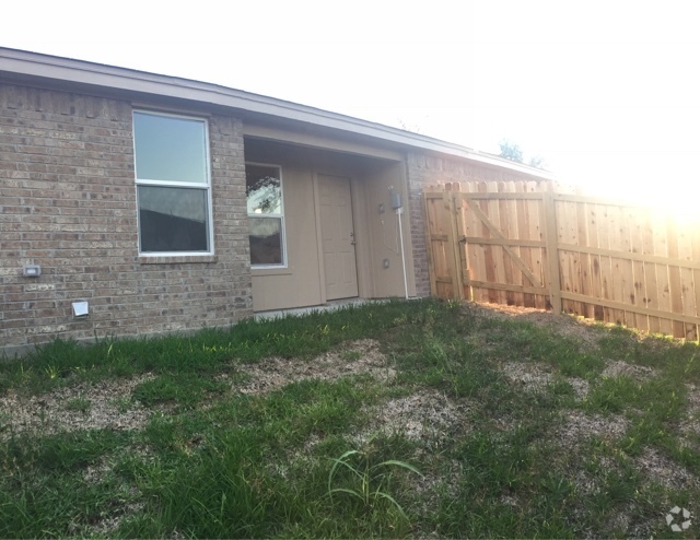 Building Photo - BEAUTIFUL DUPLEX IN HARKER HEIGHTS !!!! Rental