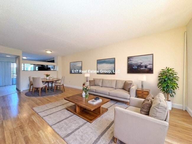 Building Photo - 154 N Beacon St Rental