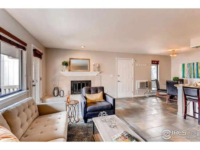 Photo - Furnished or Unfurnished Updated 2 Bed 2 B... Rental