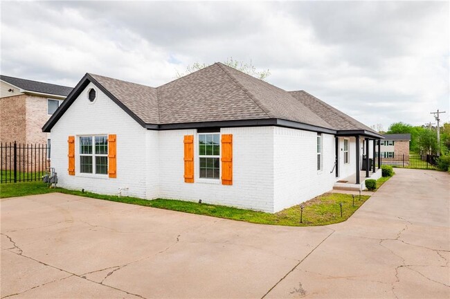 Building Photo - 1975 W Deane St