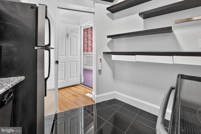 3120 R St NW Unit 207