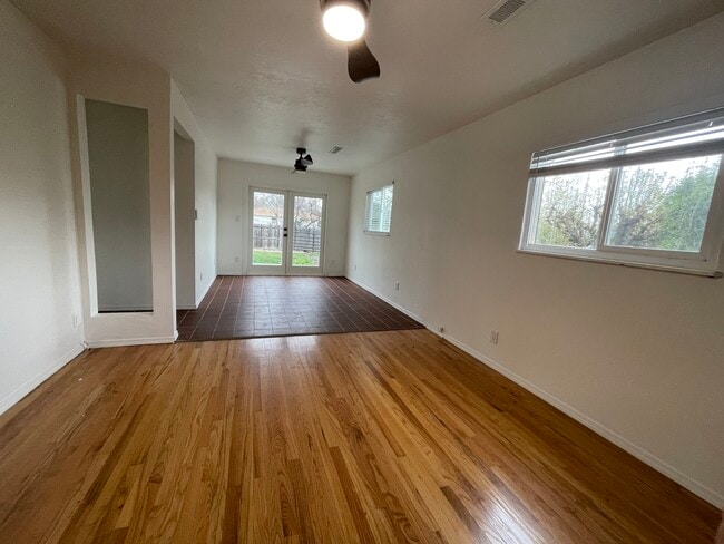 Photo - 1030 Lincoln St